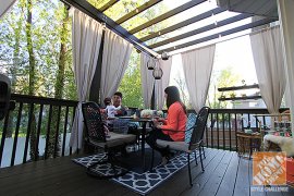 Deck designing Tips: Jen Stagg along with her household on her behalf beautifully decorated outdoor living area