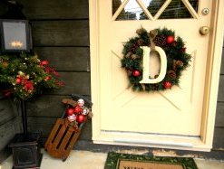 front-porch Christmas Decorating a few ideas: Potted Tree and Wreath