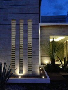 modern house structure straight lines outdoor lighting