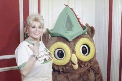 Zsa Zsa Gabor joins Woodsy in attempts to battle pollution.